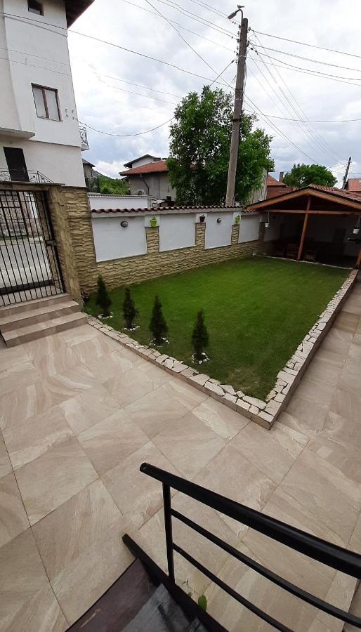 чечев Villa *